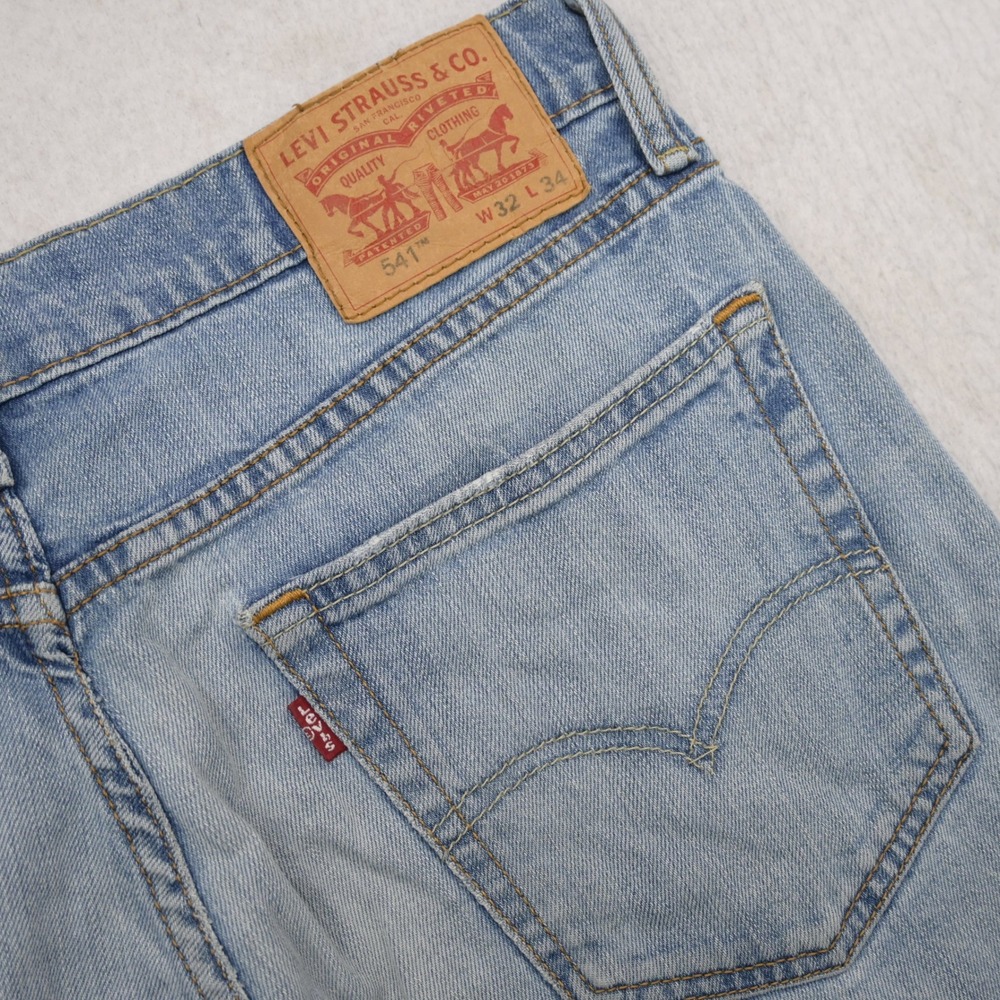 Levi's 541 Athletic Taper Jeans Mens 32x34 Blue Stretch Light Wash Denim